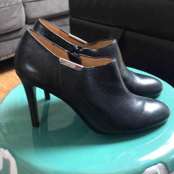 Magnificent Coach Booties!!! - Picture 3 of 5